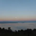Casa Y Quincho Increible Vista.
